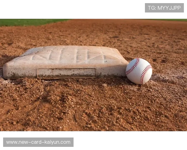 棒球外场助攻形成完美阻截，保全球队胜果